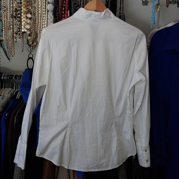 Final Sale - White embroidered button down cotton with stretch - Picture 5 of 9